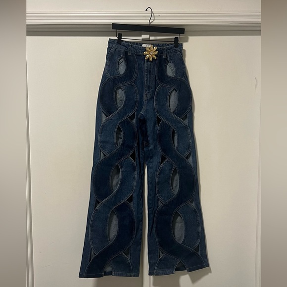 AREA ROPE CUTOUT JEANS - Picture 9 of 9